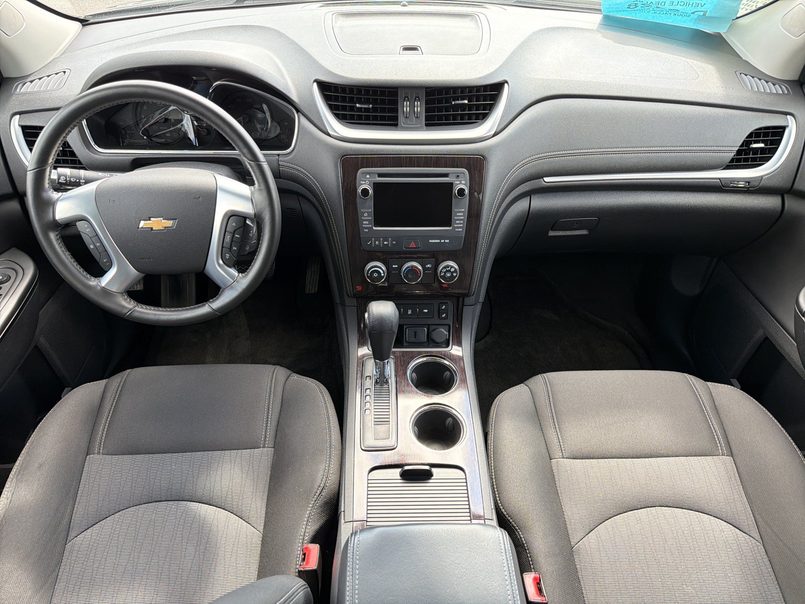 Used 2017 Chevrolet Traverse LT w/ Style and Technology Package FWD image 10