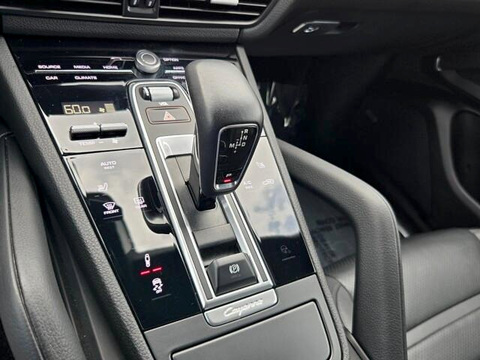 Used 2022 Porsche Cayenne Platinum Edition AWD/4WD image 20