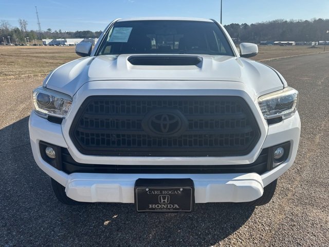 Used 2017 Toyota Tacoma TRD Sport w/ Tow Package image 6