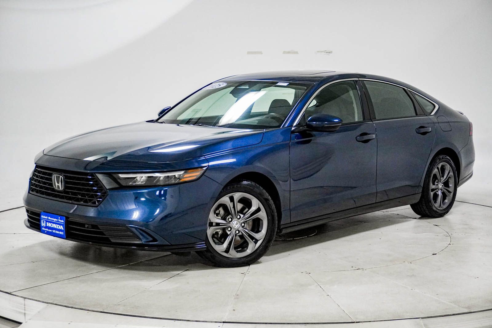 Certified 2025 Honda Accord EX-L image 1