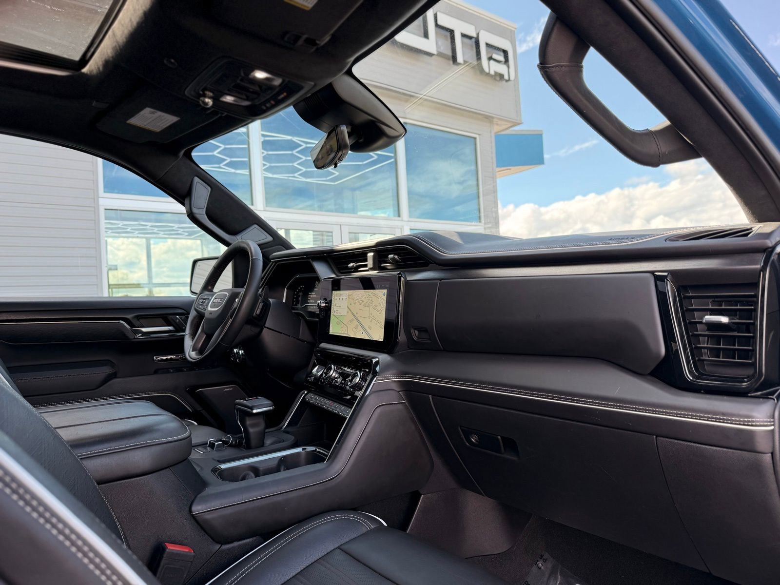 Used 2023 GMC Sierra 1500 AT4X image 42