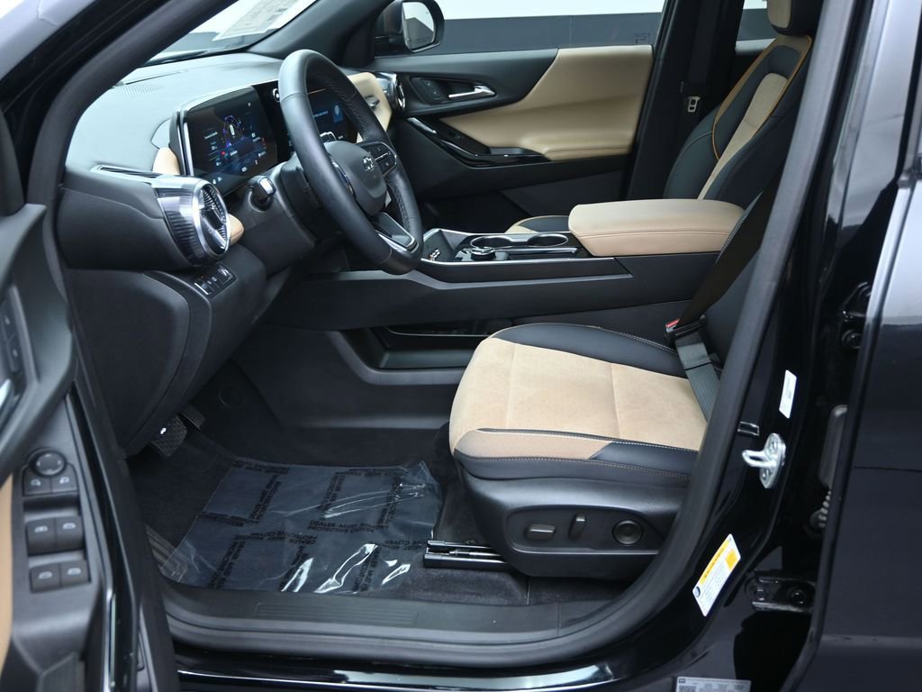 Used 2025 Chevrolet Equinox ACTIV w/ Safety and Technology Package image 11