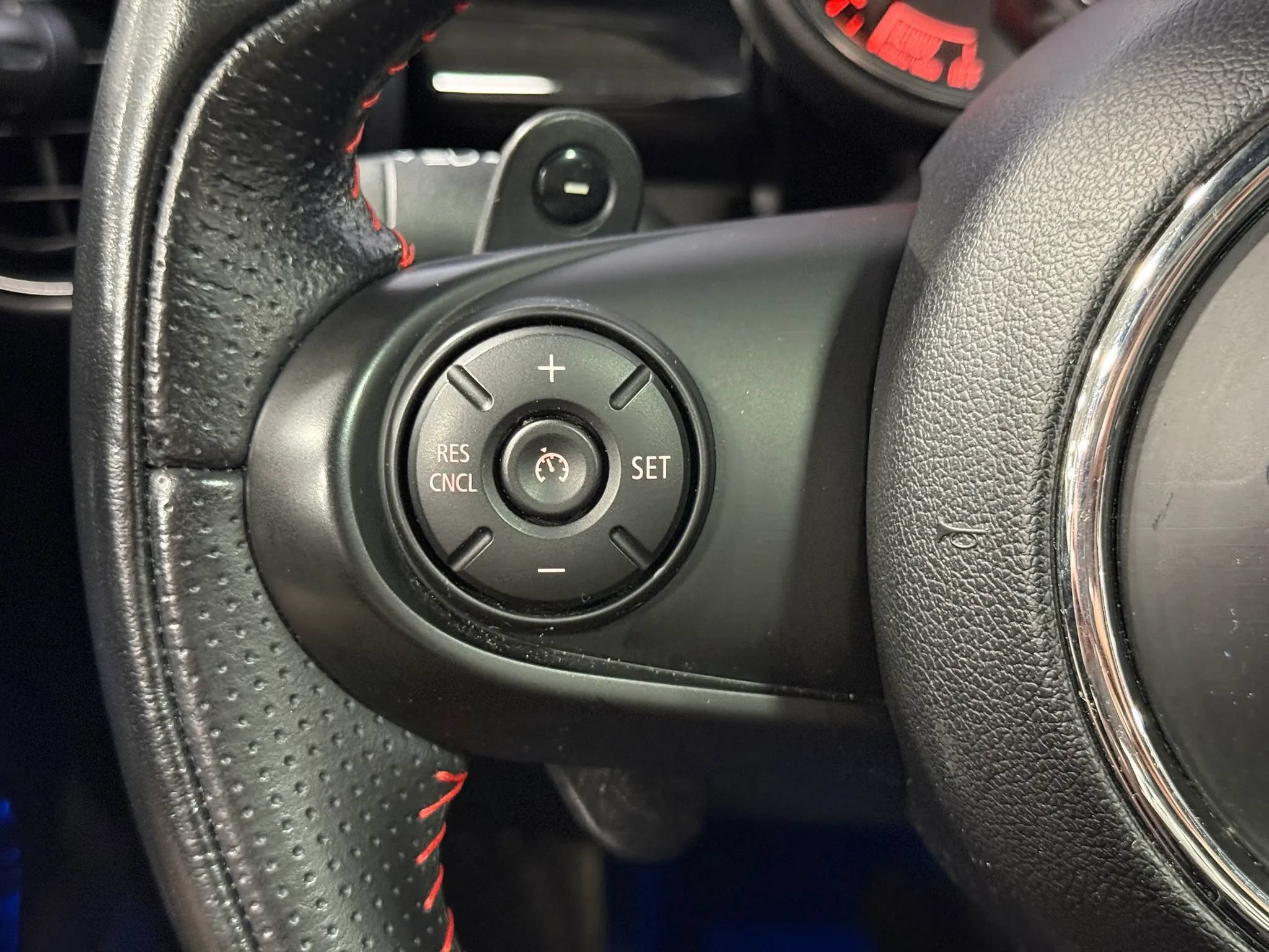 Used 2019 MINI Cooper S w/ Signature Upholstery Package FWD image 24