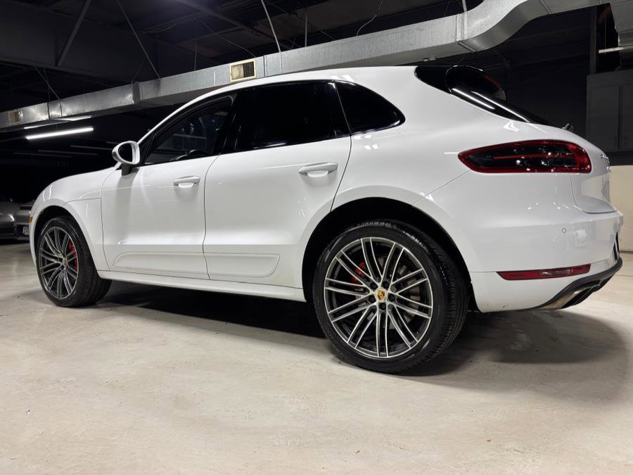 Used 2018 Porsche Macan Turbo image 2