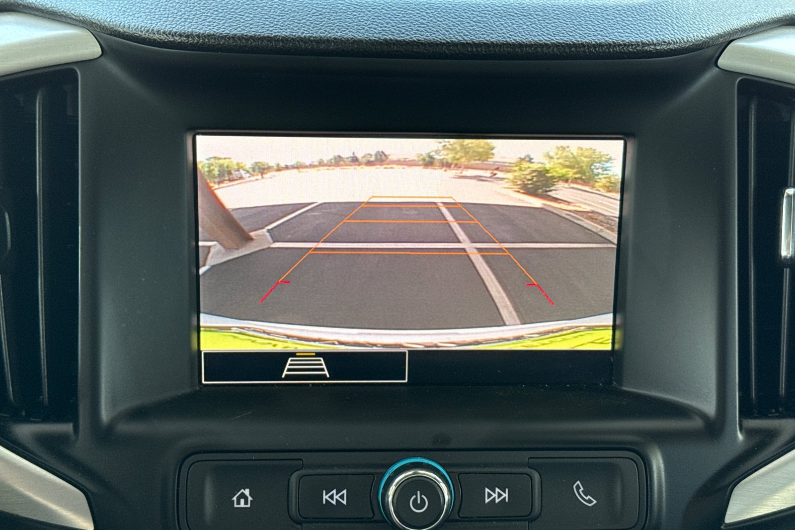 Used 2024 GMC Terrain SLE AWD/4WD image 29