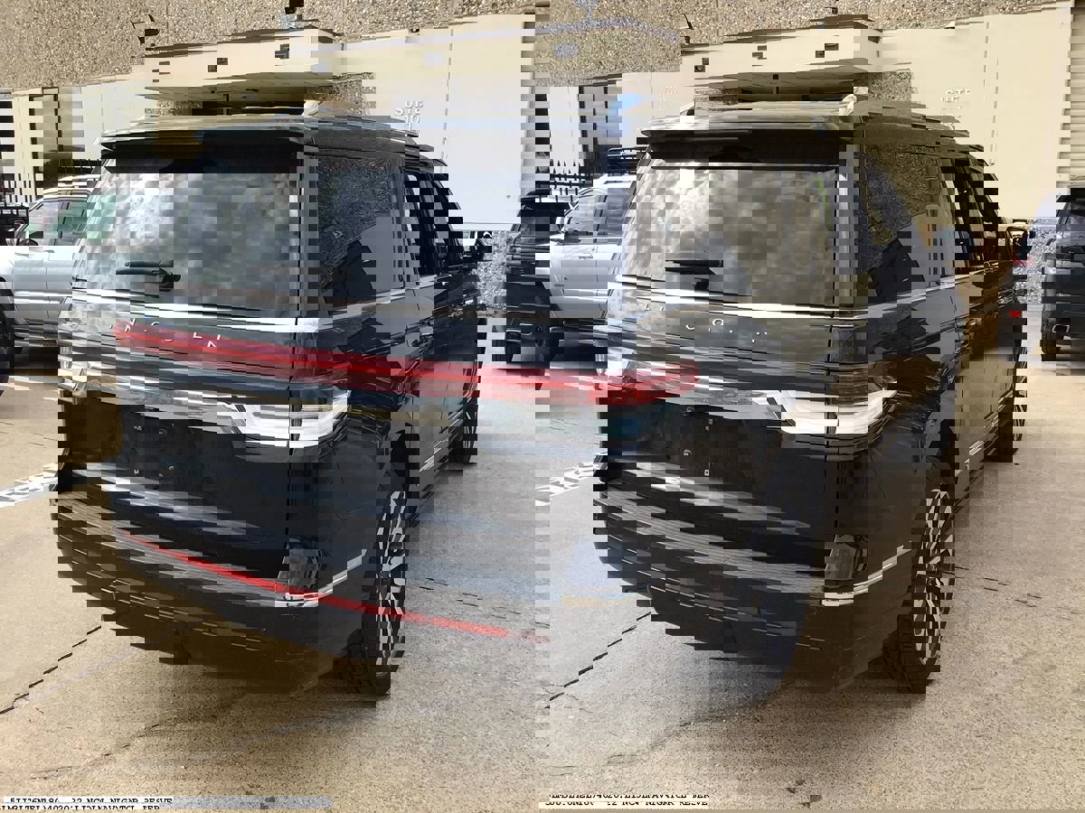 Used 2022 Lincoln Navigator L Reserve AWD/4WD image 5