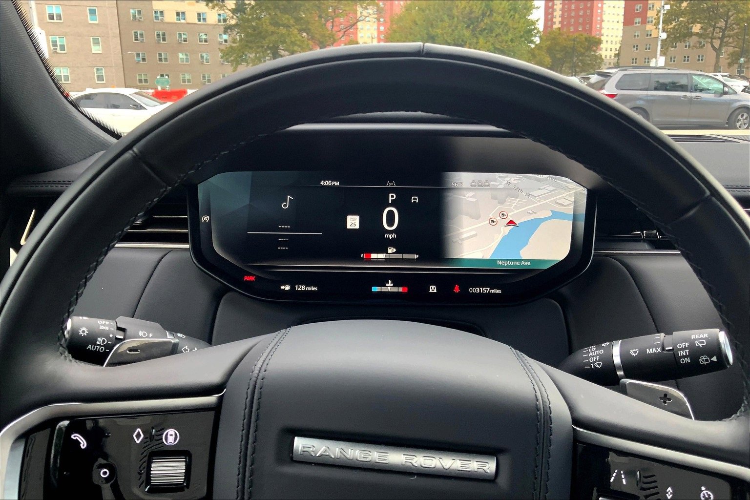 Used 2025 Land Rover Range Rover Sport image 25