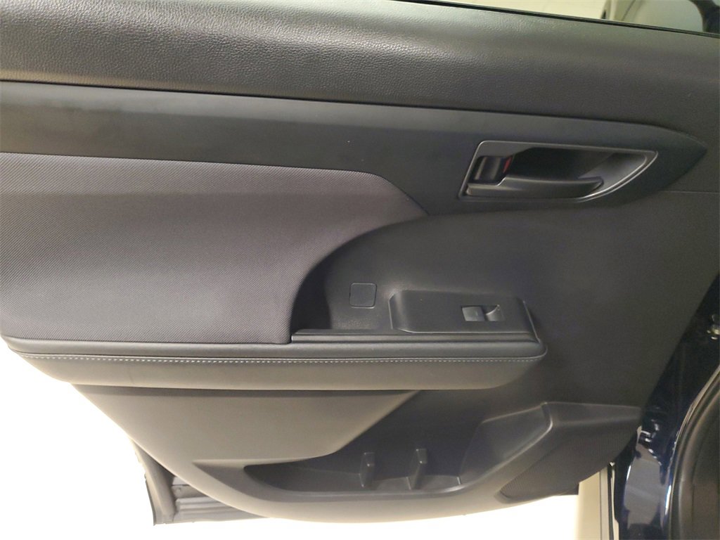 Certified 2024 Toyota Highlander LE image 17
