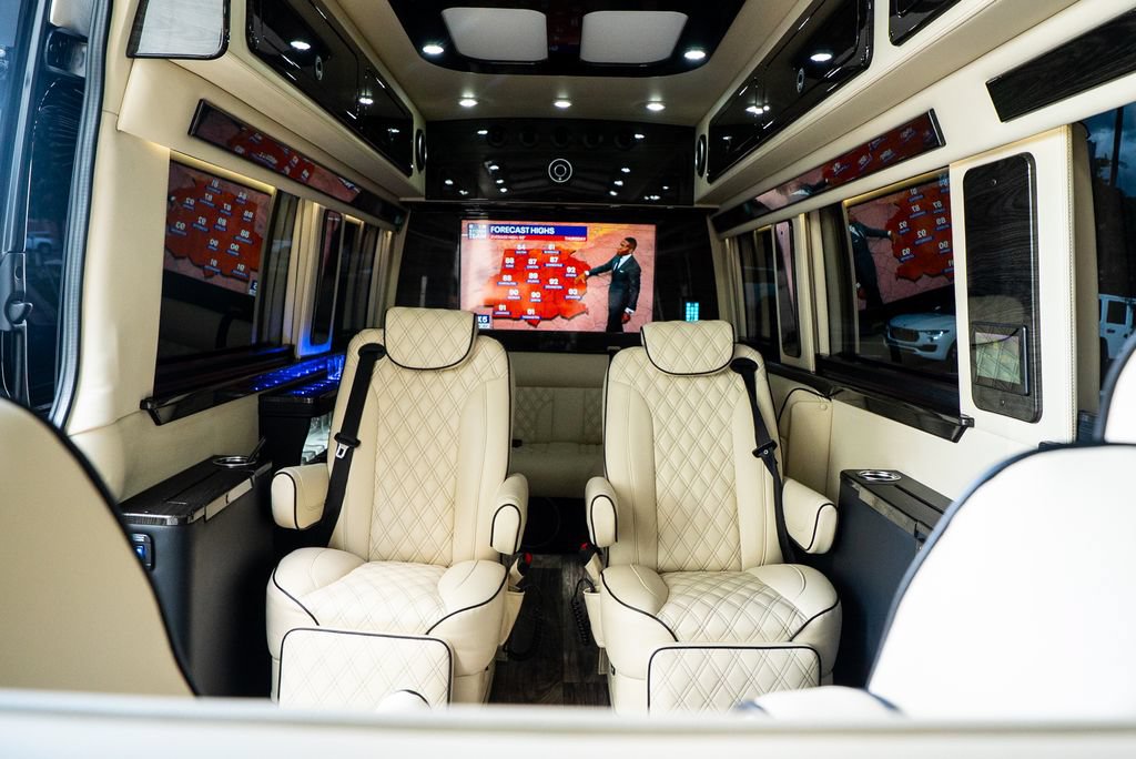 Used 2023 Mercedes-Benz Sprinter 3500 image 54