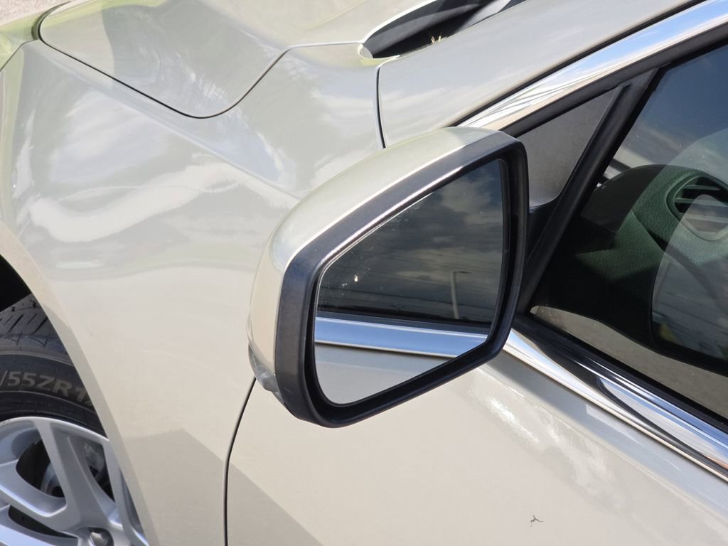 Used 2015 Chevrolet Malibu LT w/ Power Convenience Package FWD image 14