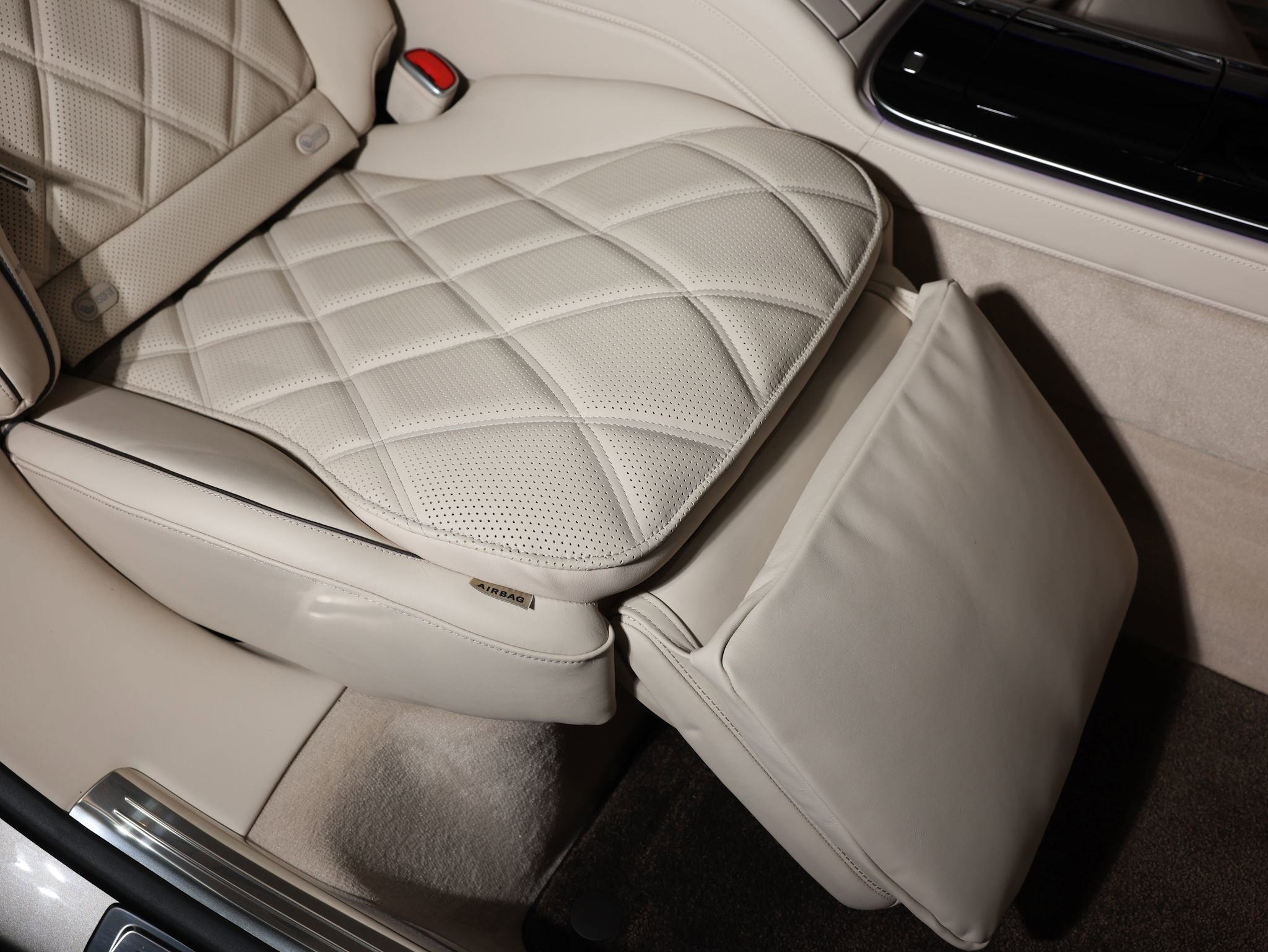 Used 2024 Mercedes-Benz Maybach S 580 4MATIC image 54