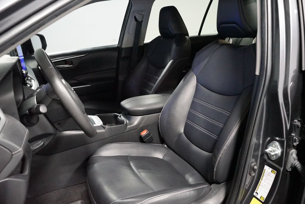 Used 2023 Toyota RAV4 XLE Premium FWD image 6