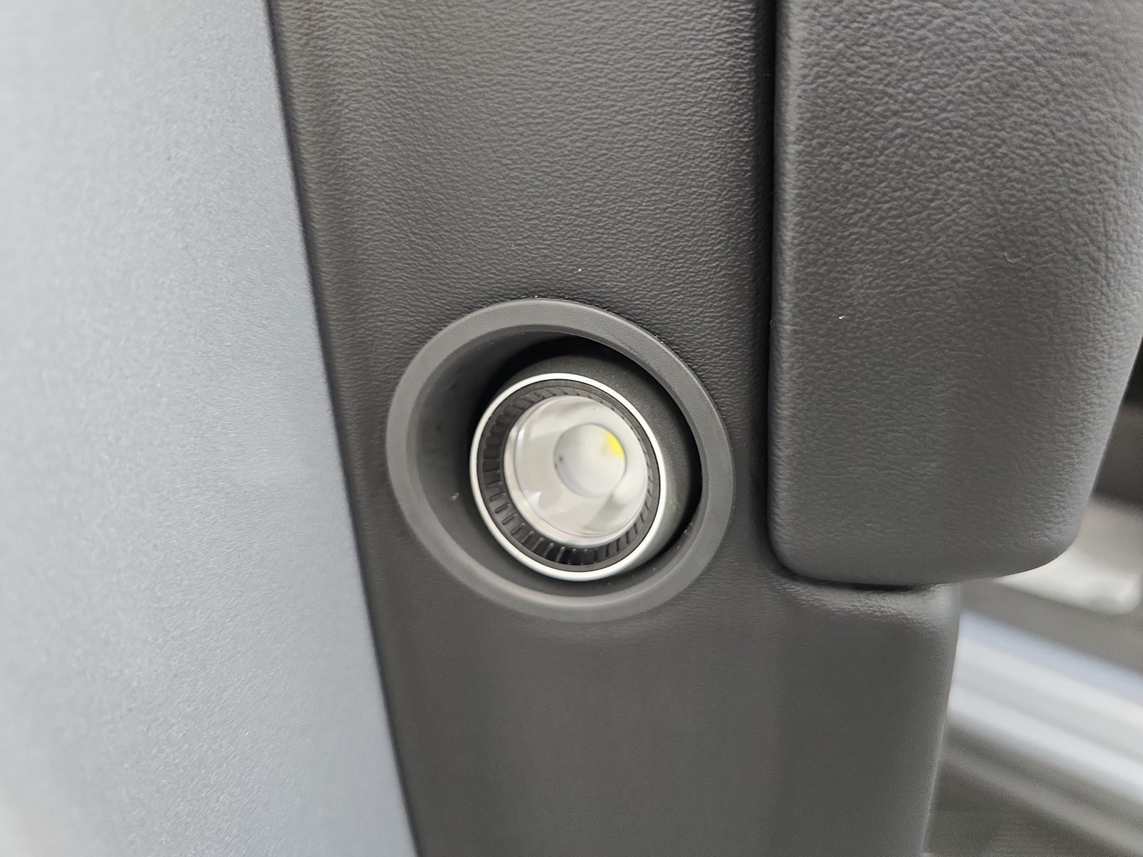 Used 2024 Rivian R1T Adventure Dual AWD/4WD image 30