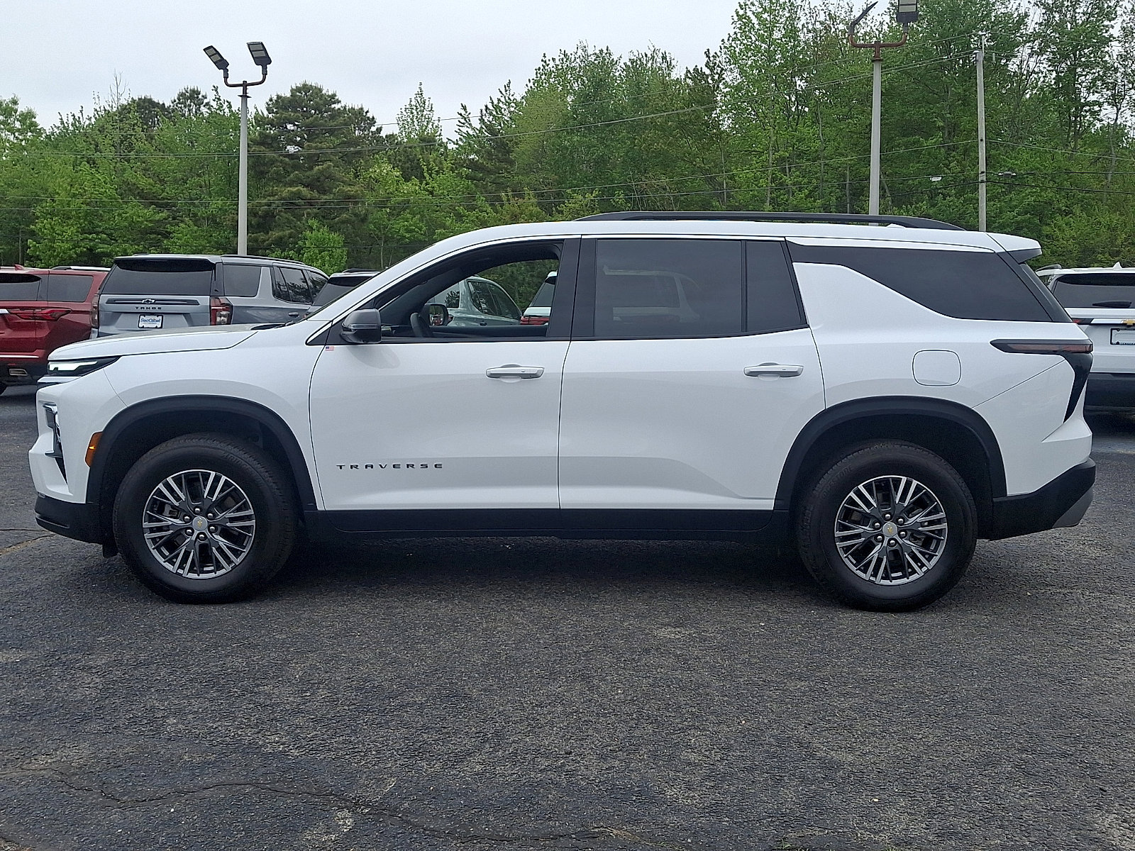 Used 2024 Chevrolet Traverse LT w/ LPO, Floor Liner Package AWD/4WD image 4