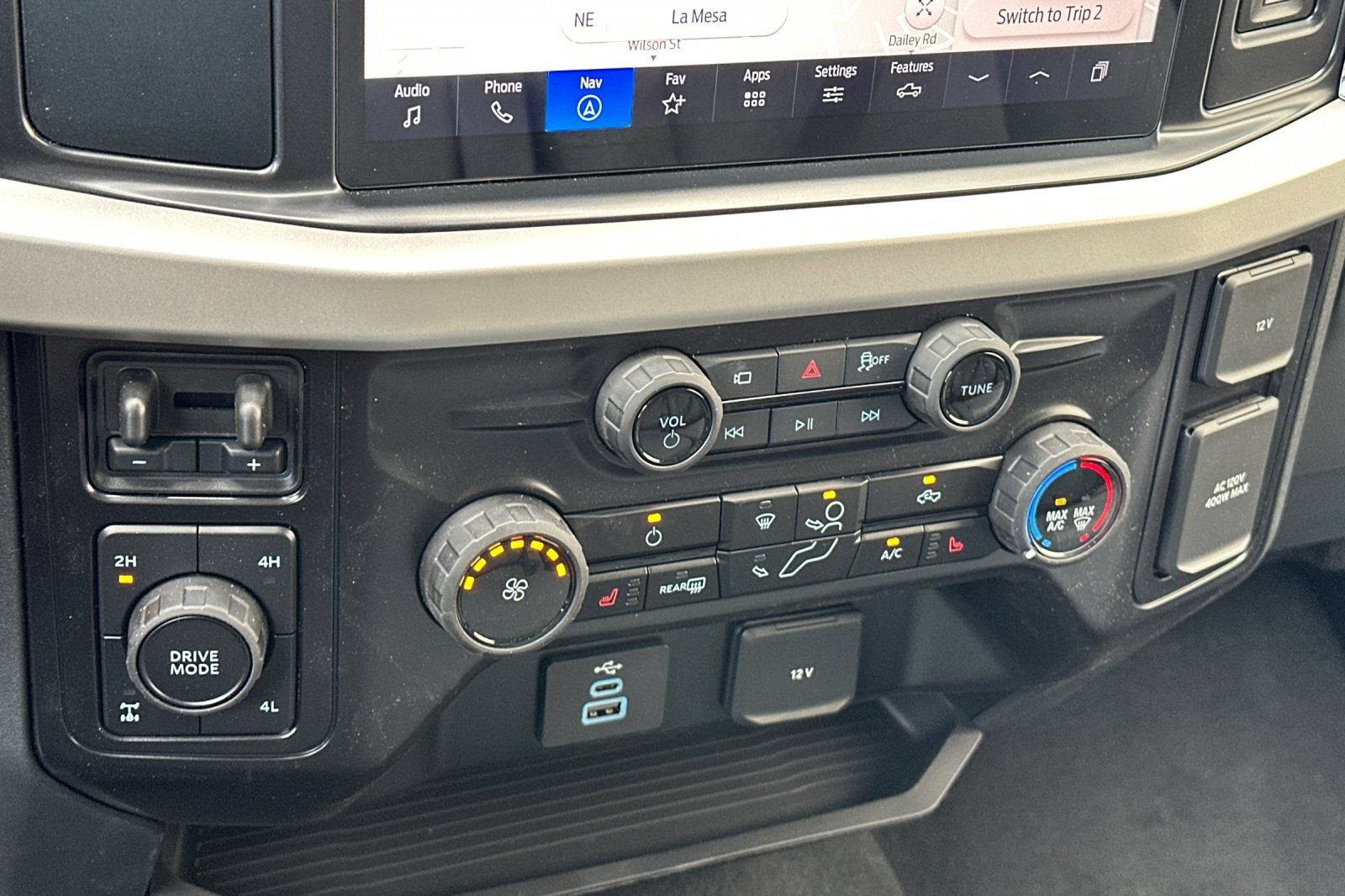 New 2026 Ford F250 XLT w/ XLT Premium Package AWD/4WD image 19