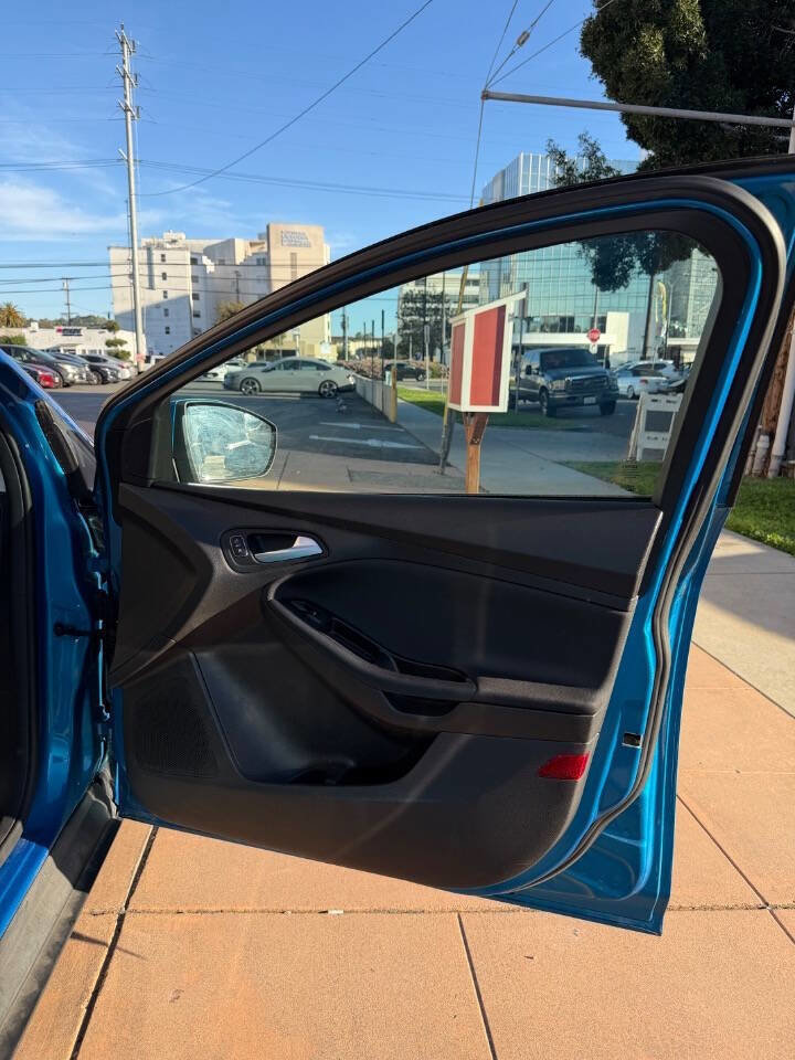 Used 2016 Ford Focus SE image 29