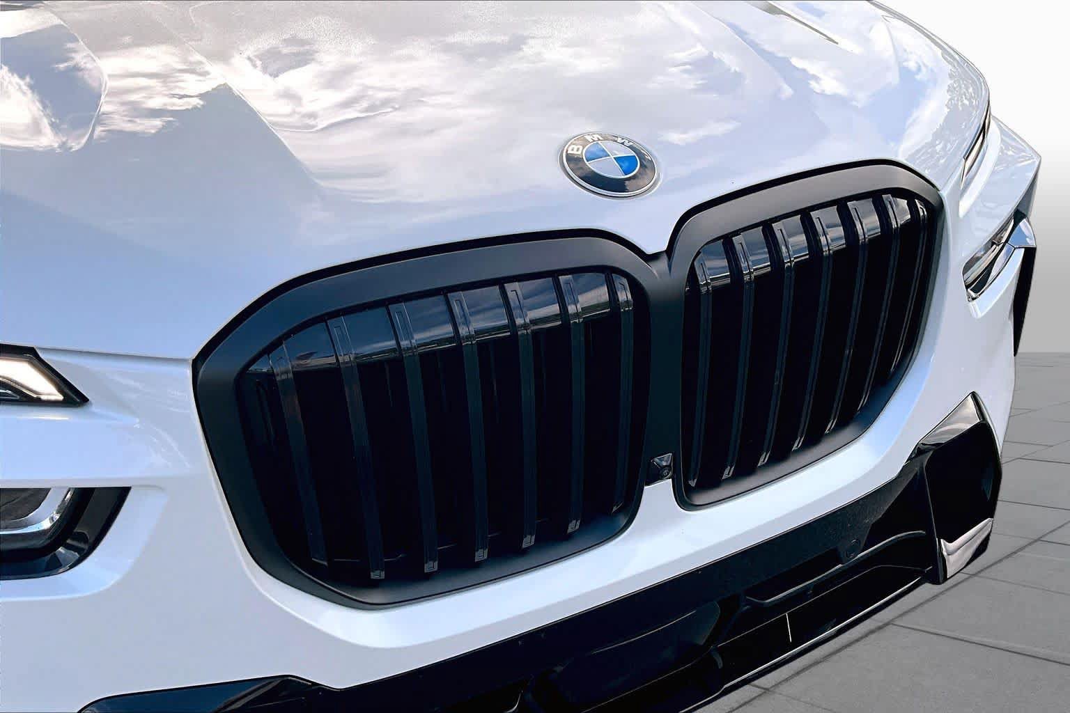 Used 2025 BMW X7 xDrive40i w/ M Sport Package AWD/4WD image 30