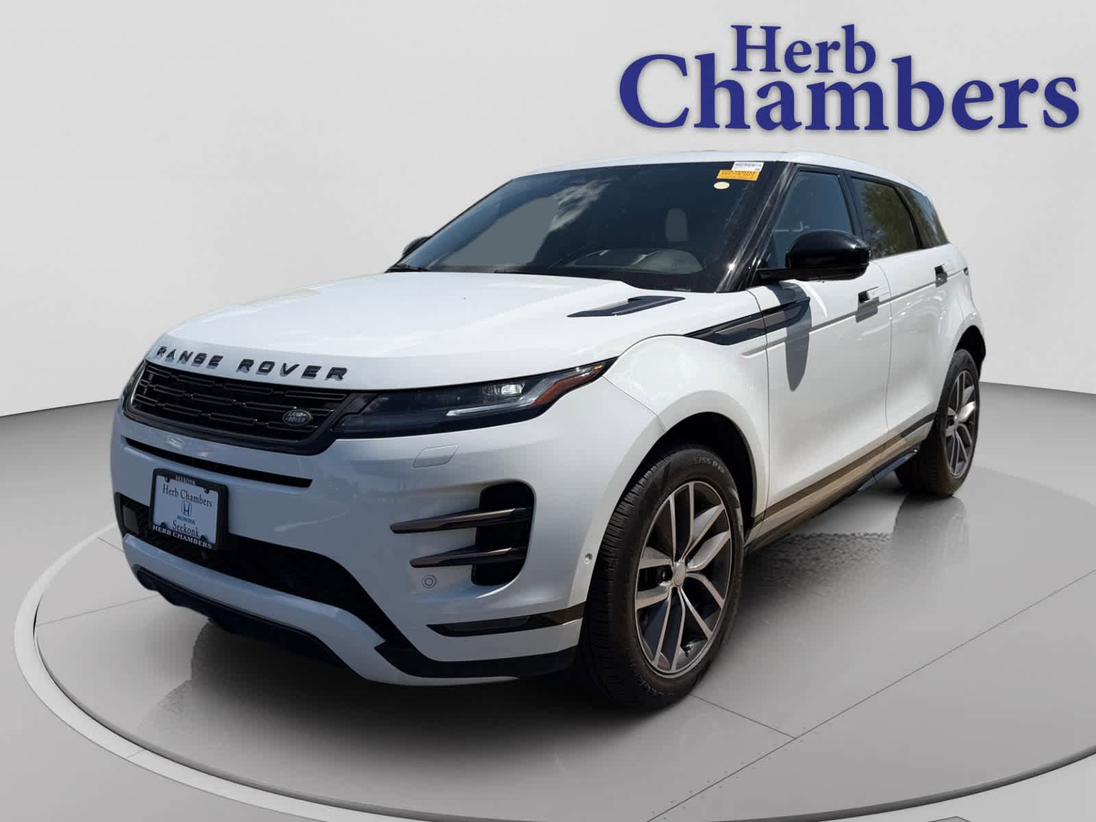 Used 2024 Land Rover Range Rover Evoque Dynamic SE AWD/4WD image 11