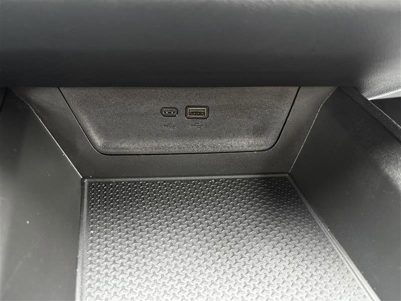 Used 2025 Chevrolet Equinox LT w/ Convenience Package II image 21