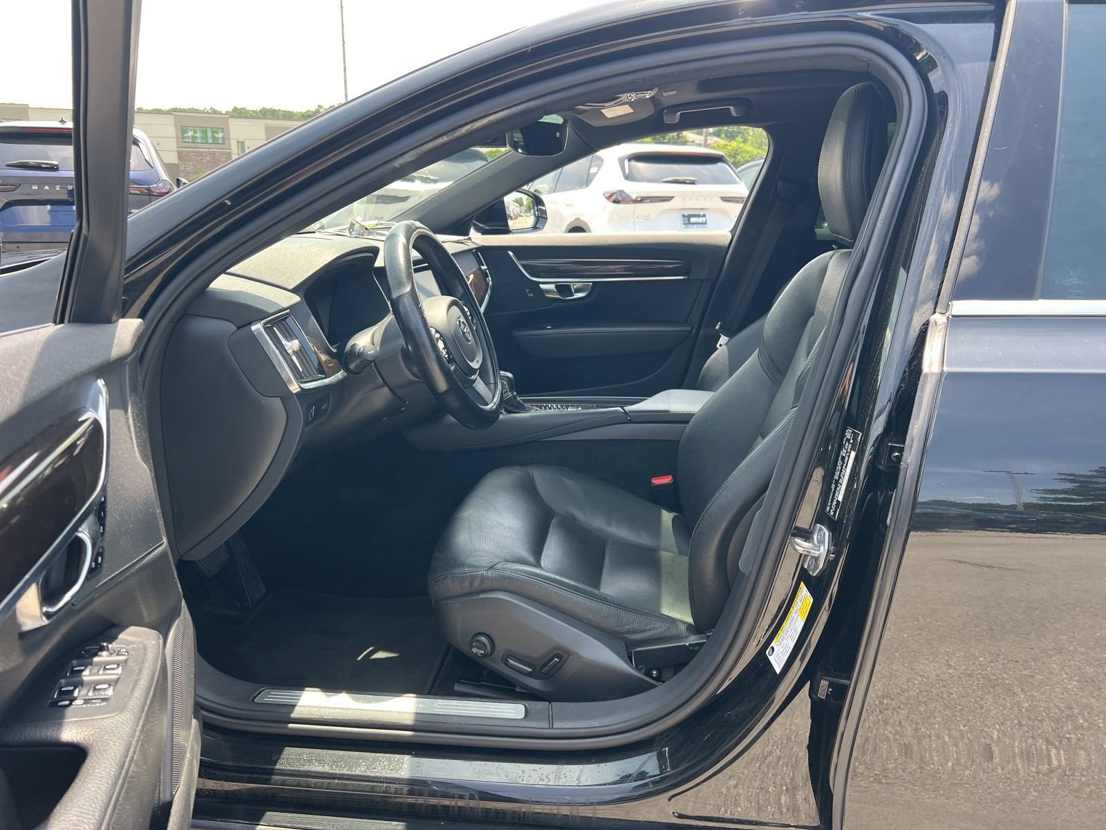 Used 2019 Volvo S90 T5 Momentum FWD image 22
