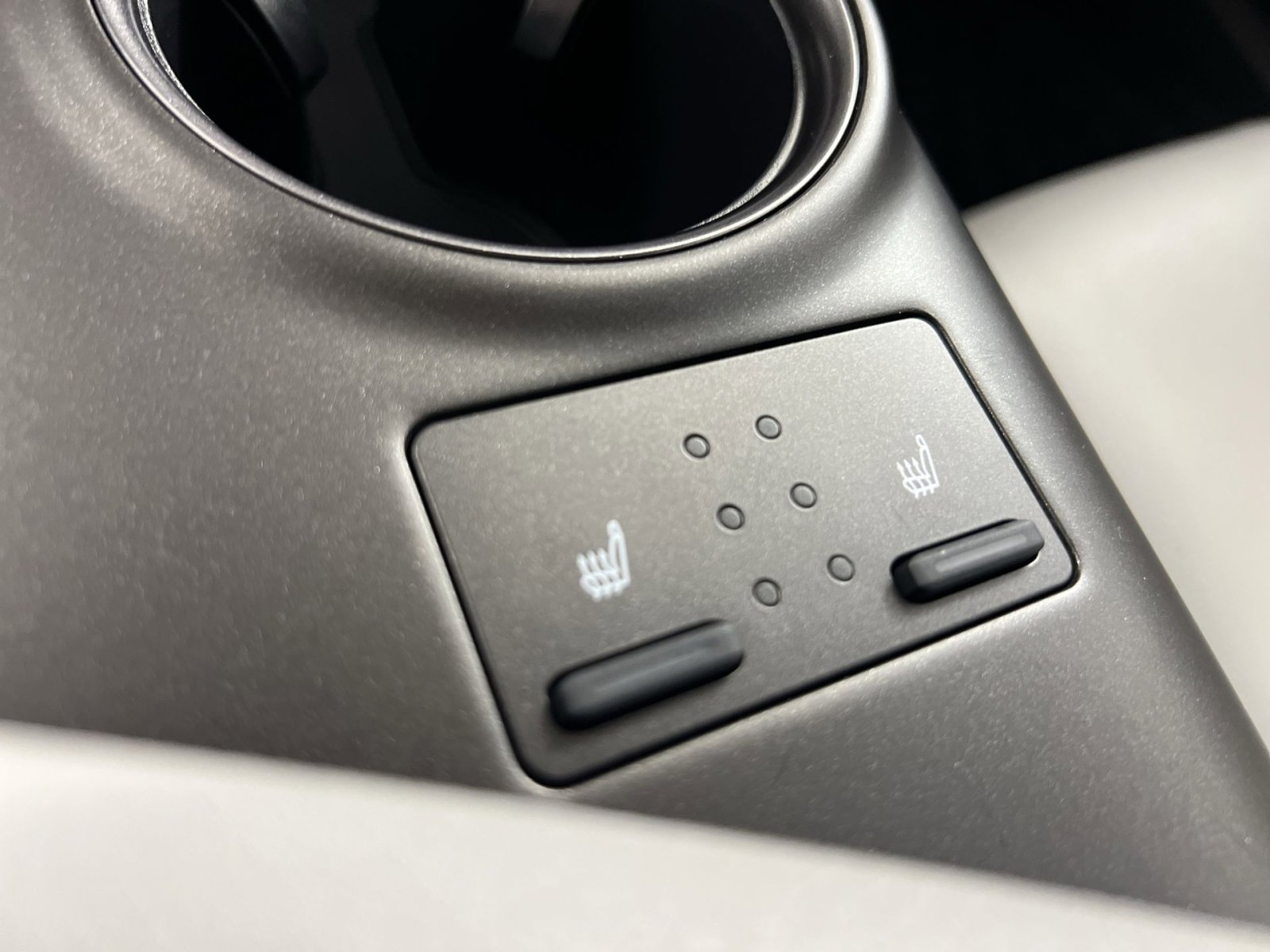 Used 2024 Toyota Camry SE image 33