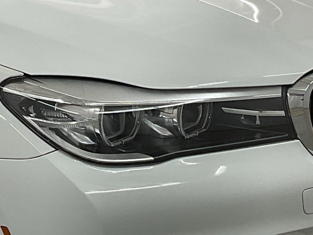 Used 2018 BMW 740i xDrive image 30