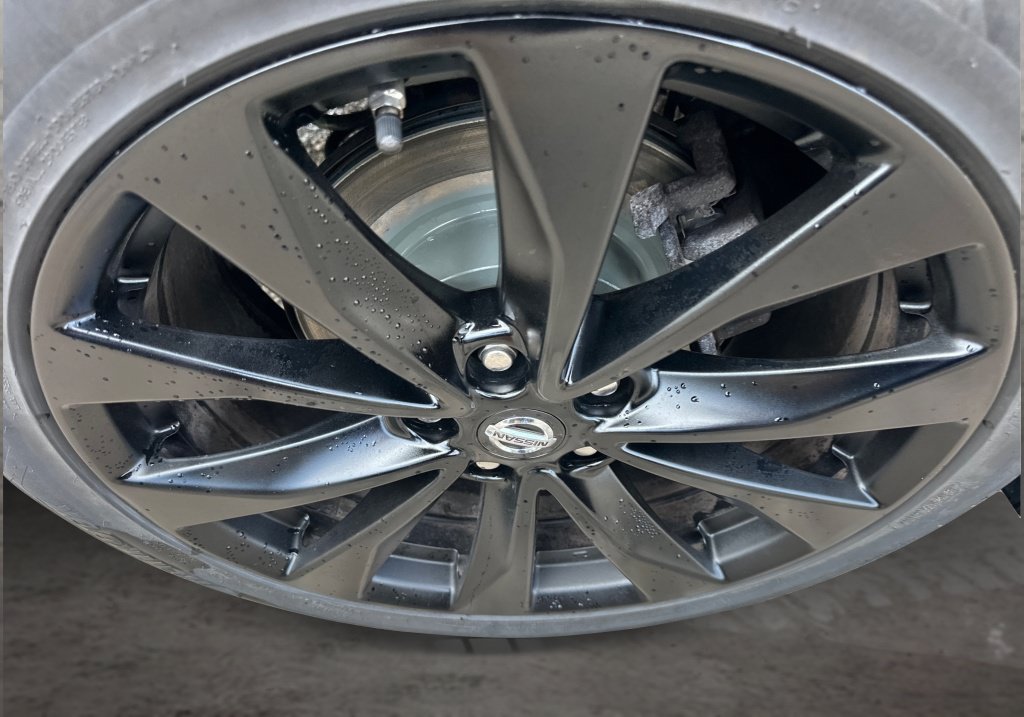 Used 2017 Nissan Maxima SR w/ Midnight Edition FWD image 16