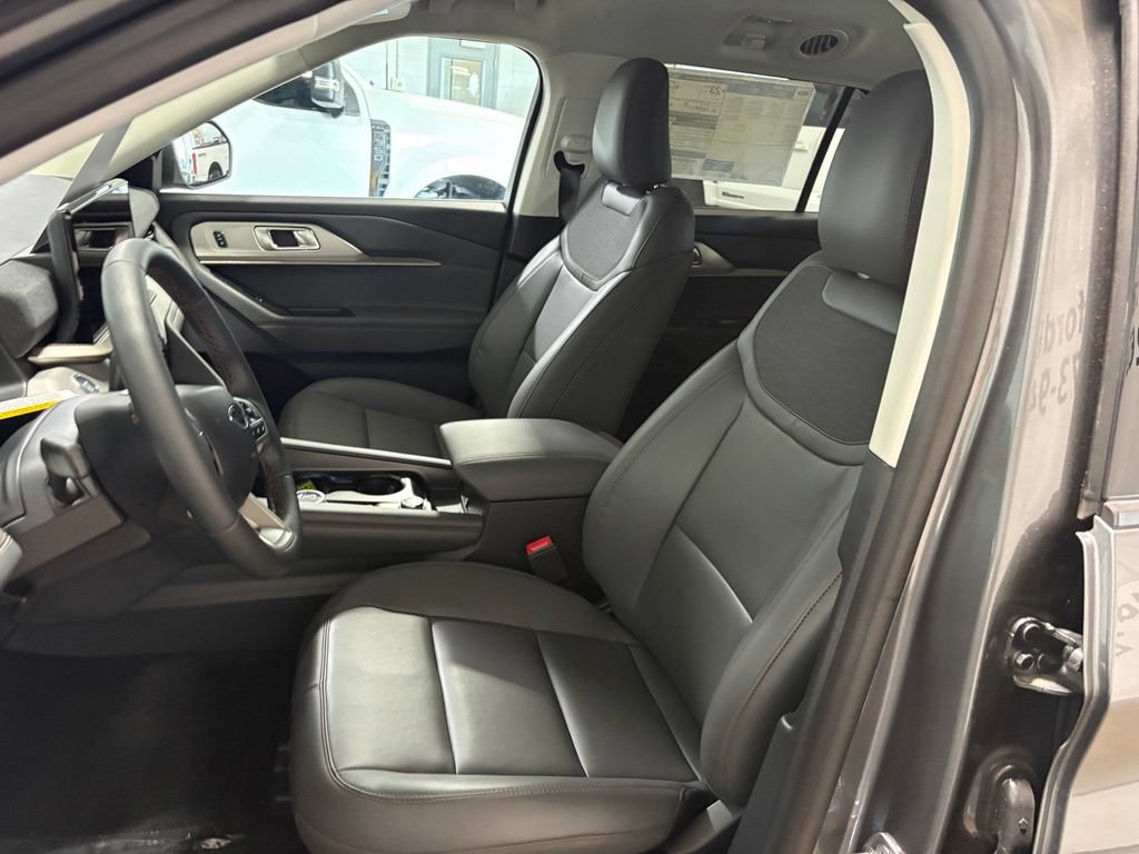 New 2026 Ford Explorer Active w/ Active Comfort Package AWD/4WD image 10