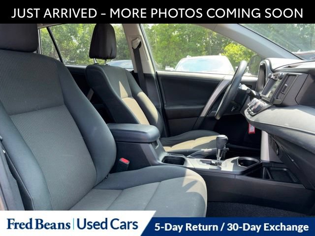 Used 2018 Toyota RAV4 LE w/ All Weather Liner Package AWD/4WD image 16