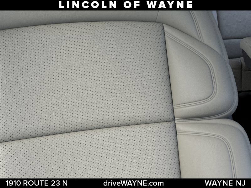 New 2026 Lincoln Navigator Reserve AWD/4WD image 17