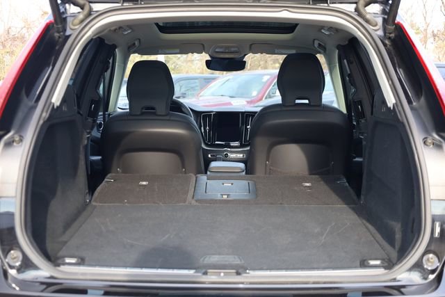 Used 2025 Volvo XC60 B5 Plus image 26