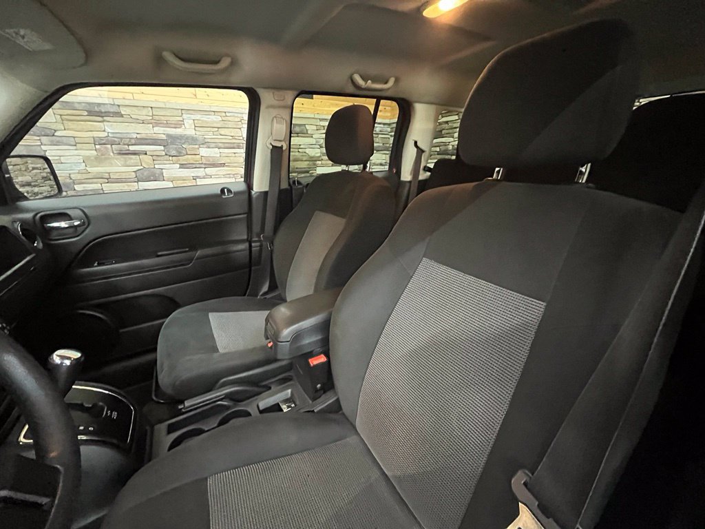 Used 2017 Jeep Patriot Sport w/ Power Value Group AWD/4WD image 19