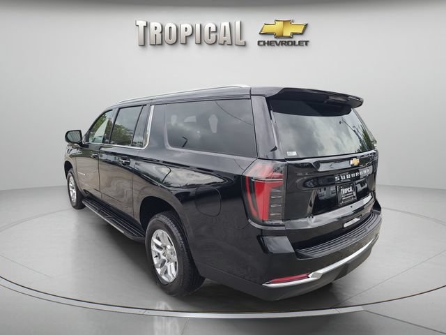 Used 2025 Chevrolet Suburban LS RWD image 3