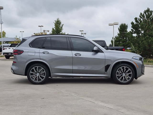 Used 2026 BMW X5 xDrive50e w/ M Sport Package AWD/4WD image 4