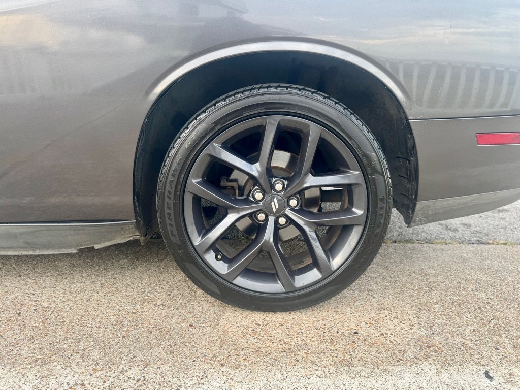 Used 2013 Dodge Challenger SXT RWD image 9