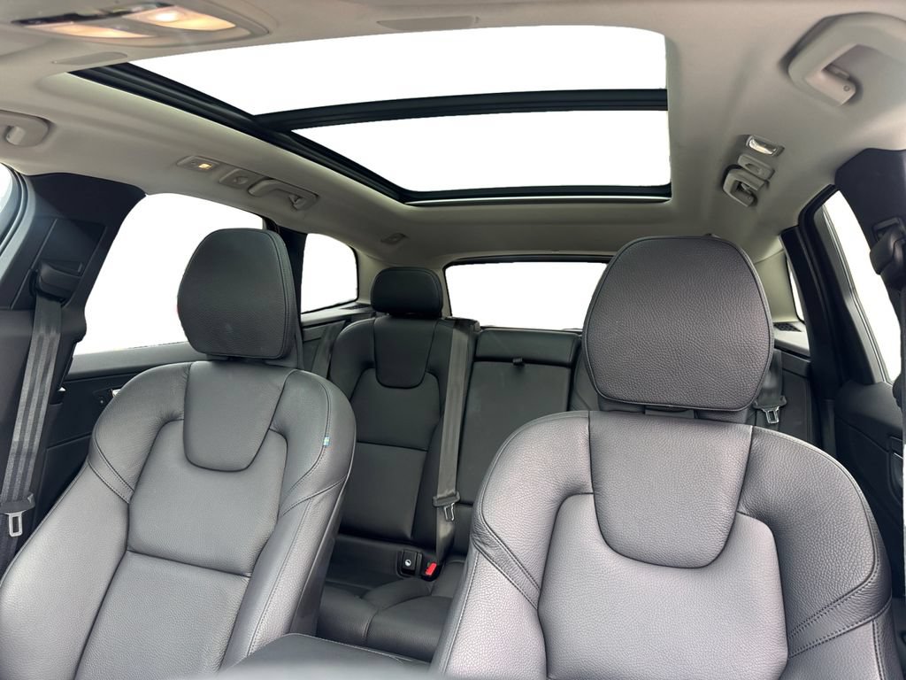 Certified 2024 Volvo XC60 B5 Plus w/ Climate Package AWD/4WD image 22