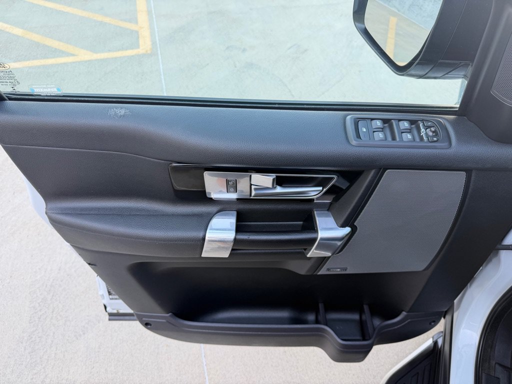 Used 2016 Land Rover LR4 HSE AWD/4WD image 8