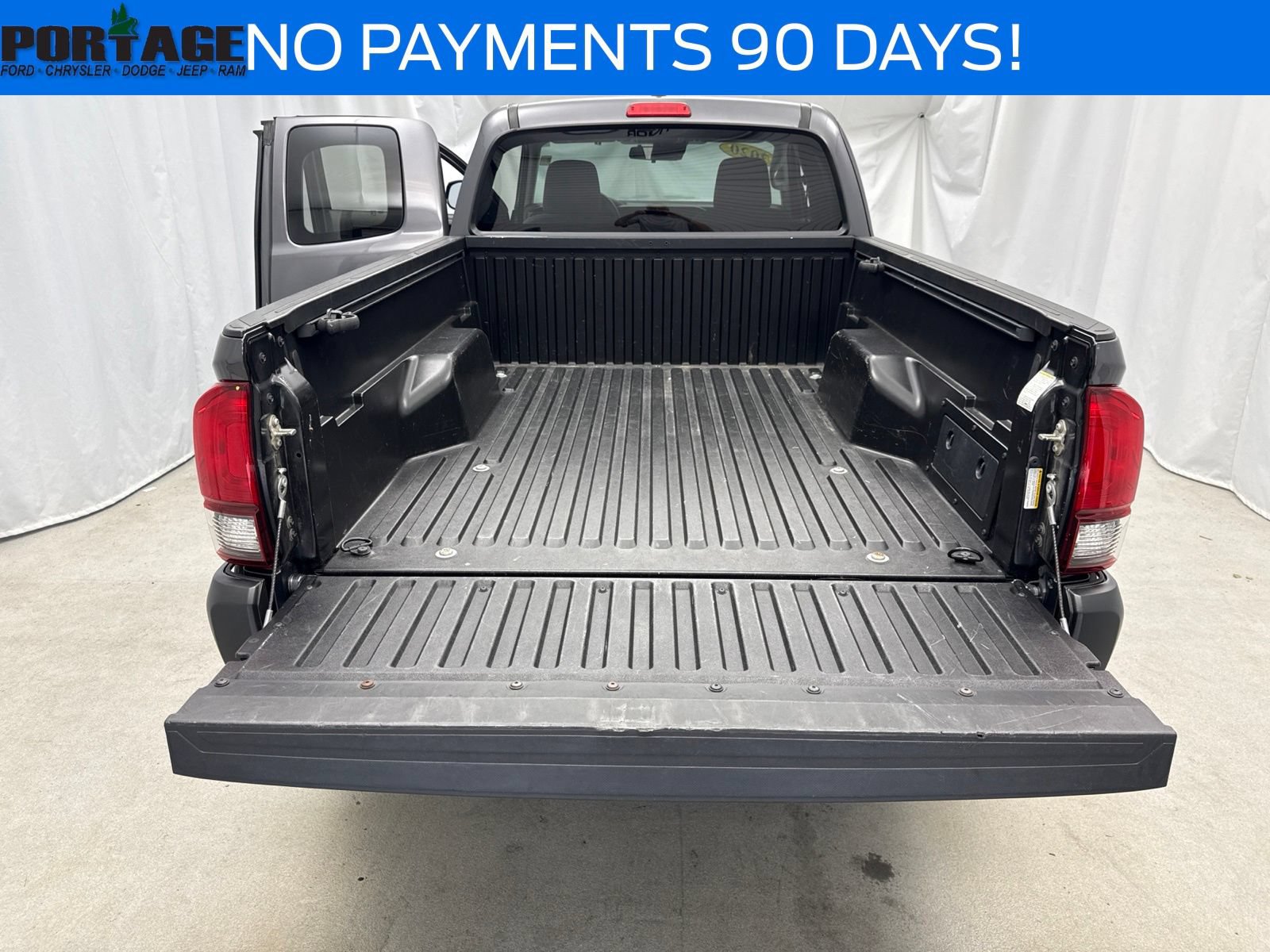 Used 2020 Toyota Tacoma SR AWD/4WD image 30