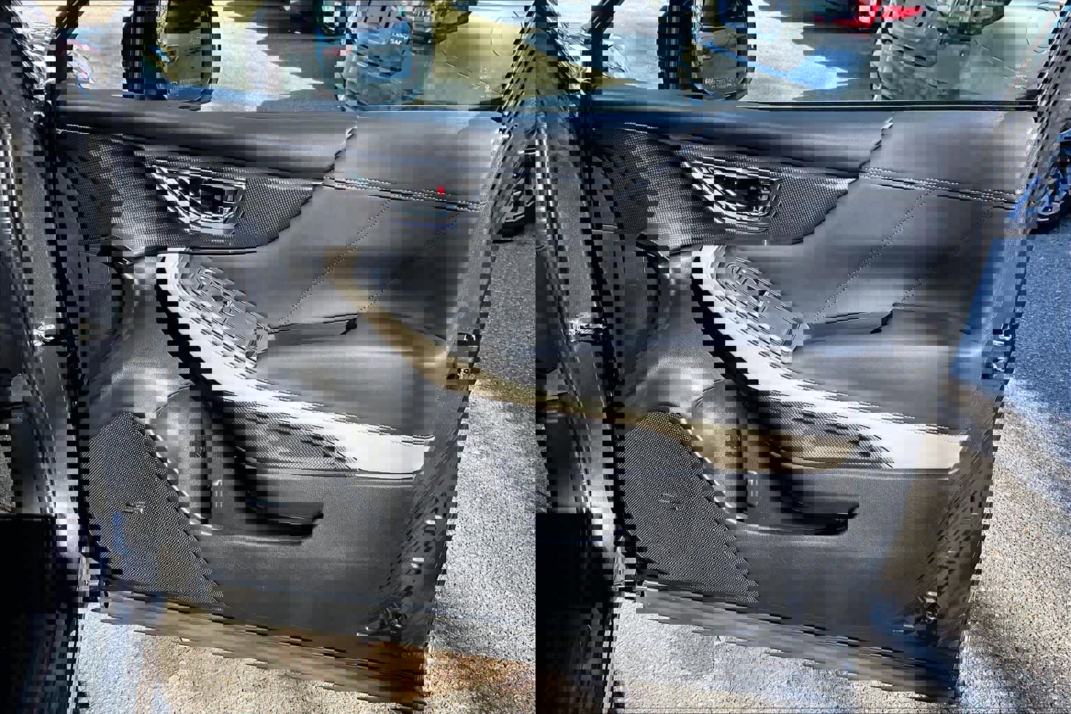 Used 2023 Subaru Forester Limited image 22