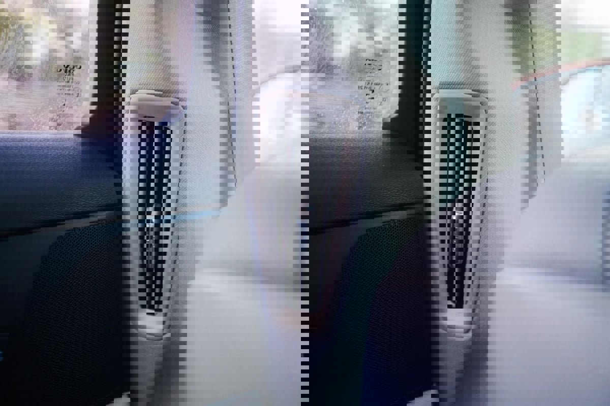 Used 2020 Volvo S60 T6 Momentum image 21