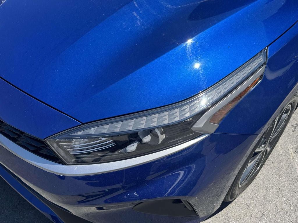 Used 2023 Kia Forte LXS w/ LXS Technology Package FWD image 8