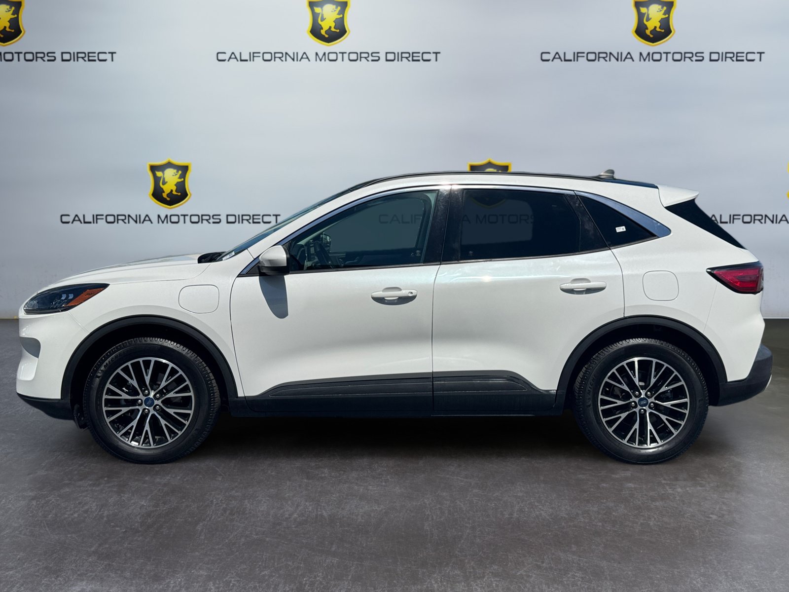 Used 2022 Ford Escape SEL w/ Technology Package FWD image 2