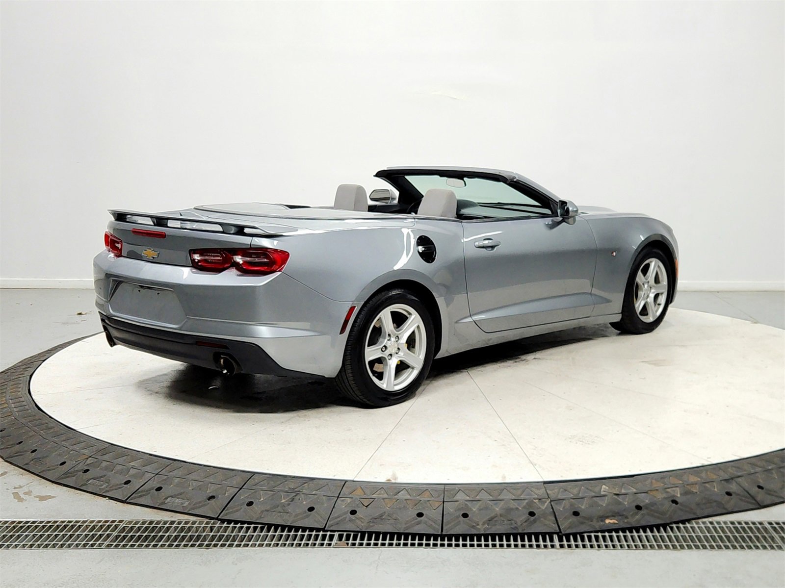 Used 2023 Chevrolet Camaro LT image 7