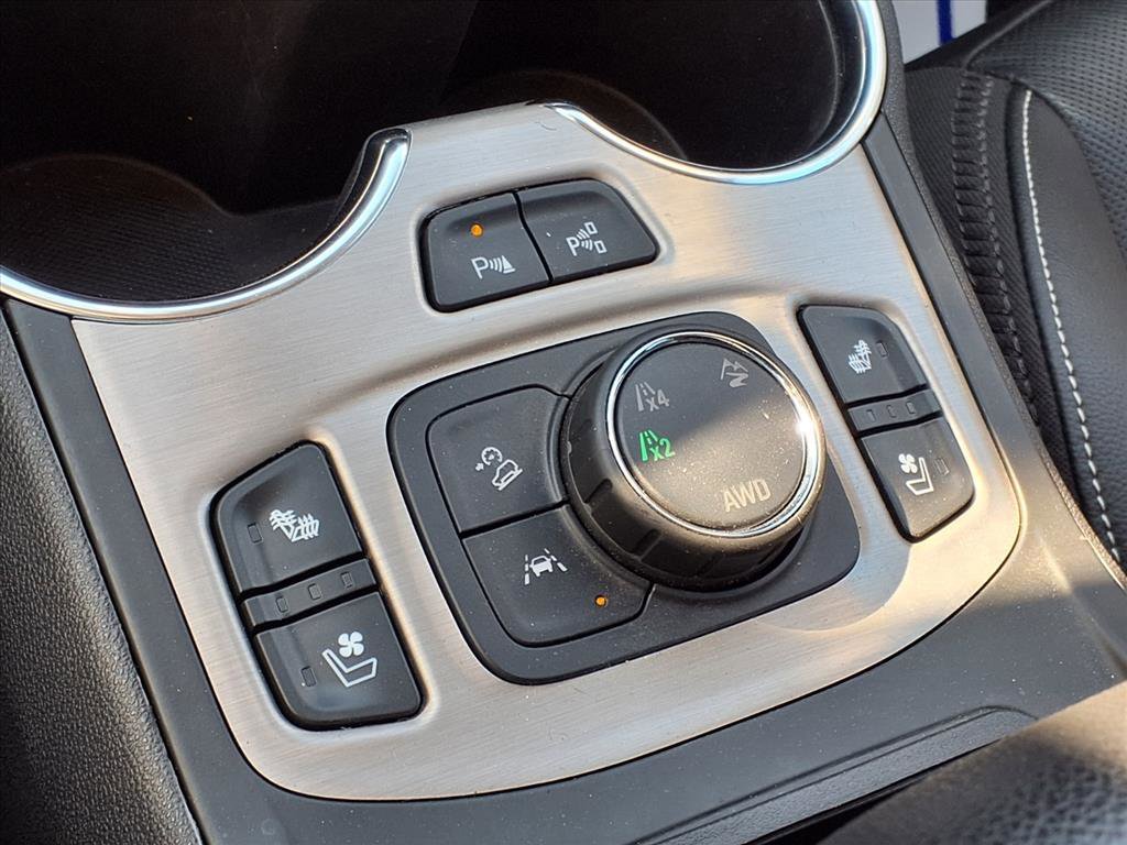 Used 2023 GMC Terrain Denali w/ Black Diamond Edition image 10