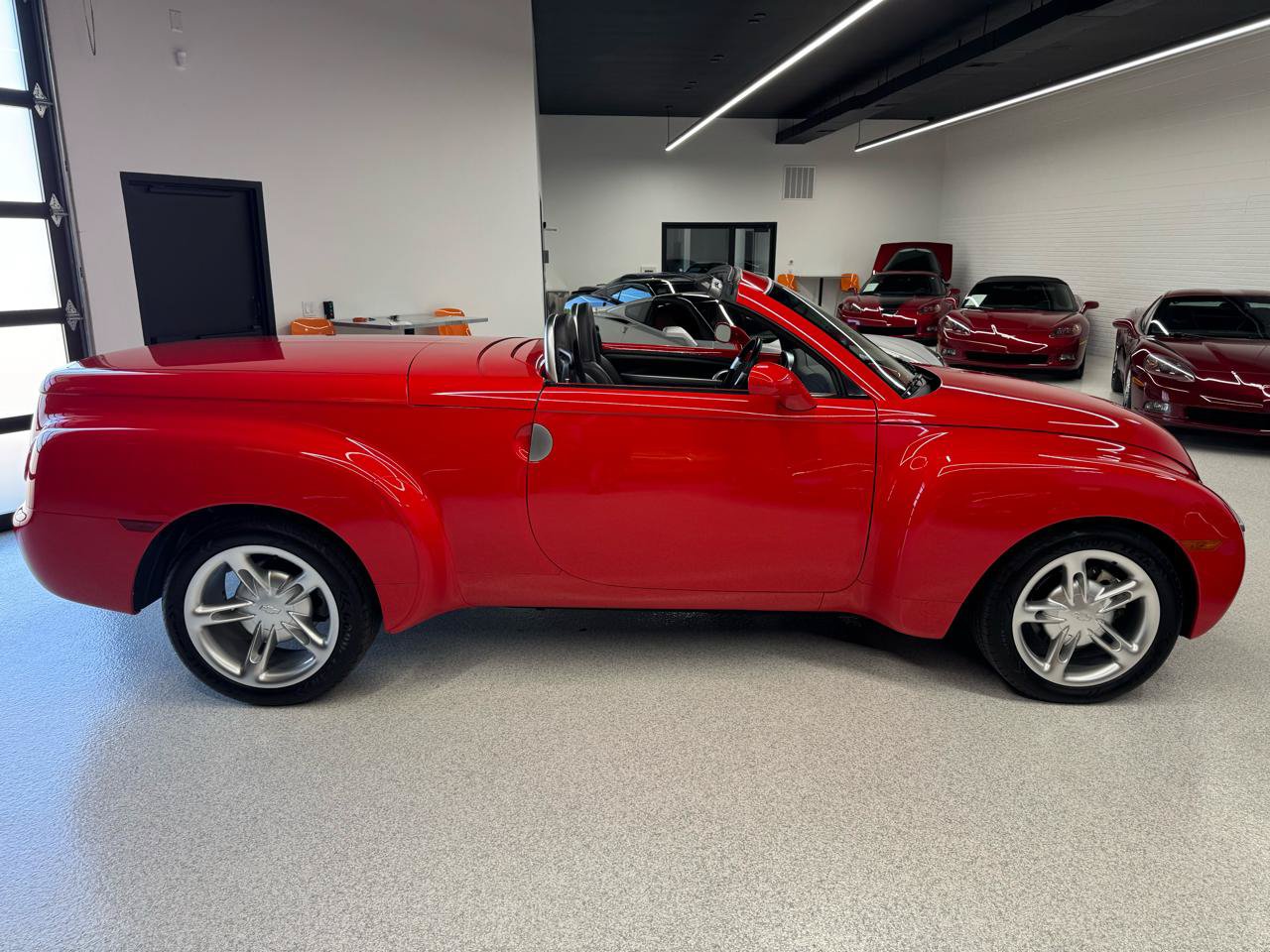 Used 2003 Chevrolet SSR w/ Preferred Equipment Group RWD image 31
