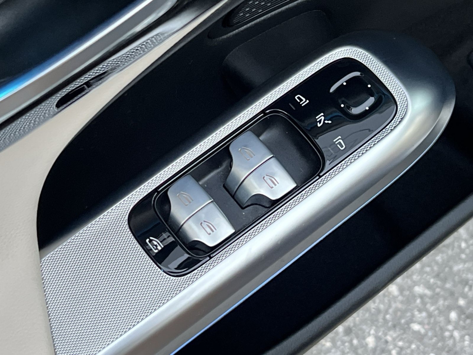 Certified 2025 Mercedes-Benz E 350 4MATIC Sedan w/ Driver Assistance Package image 20