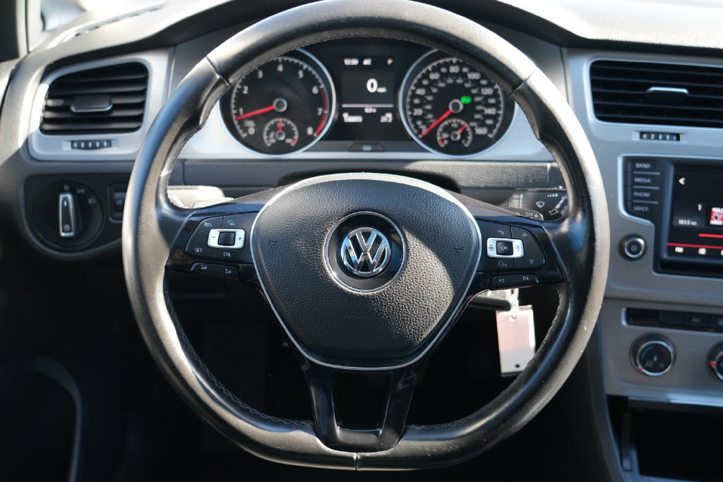 Used 2016 Volkswagen Golf S FWD image 17