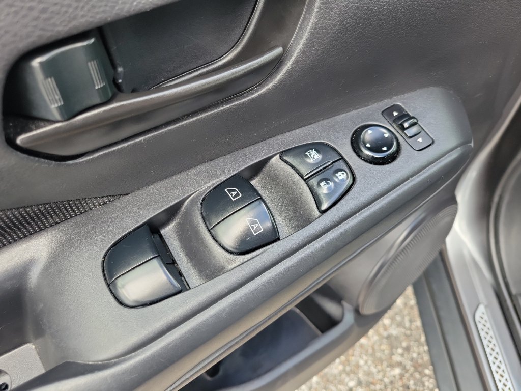 Used 2023 Nissan Kicks S FWD image 14