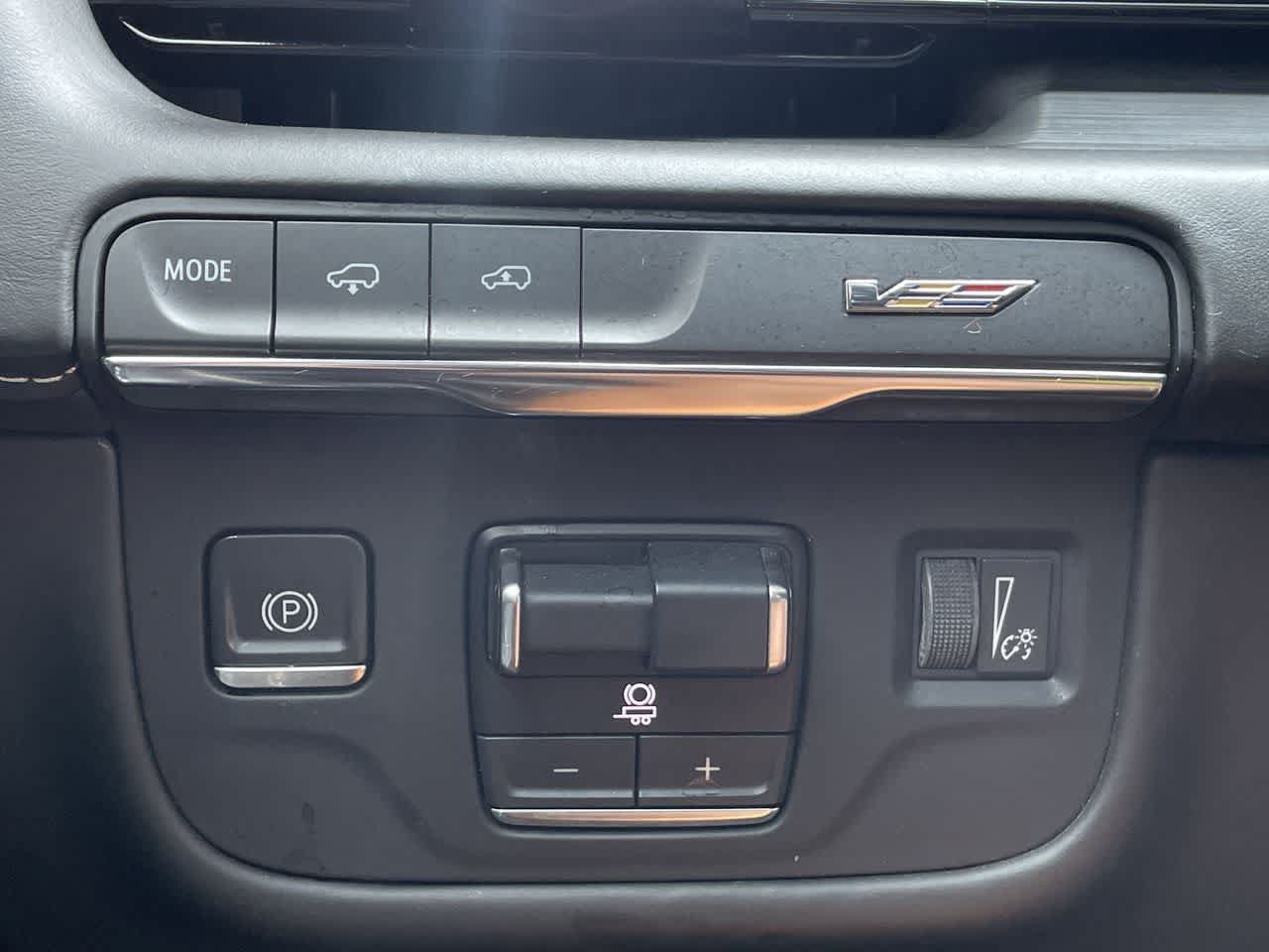 Used 2023 Cadillac Escalade V AWD/4WD image 32