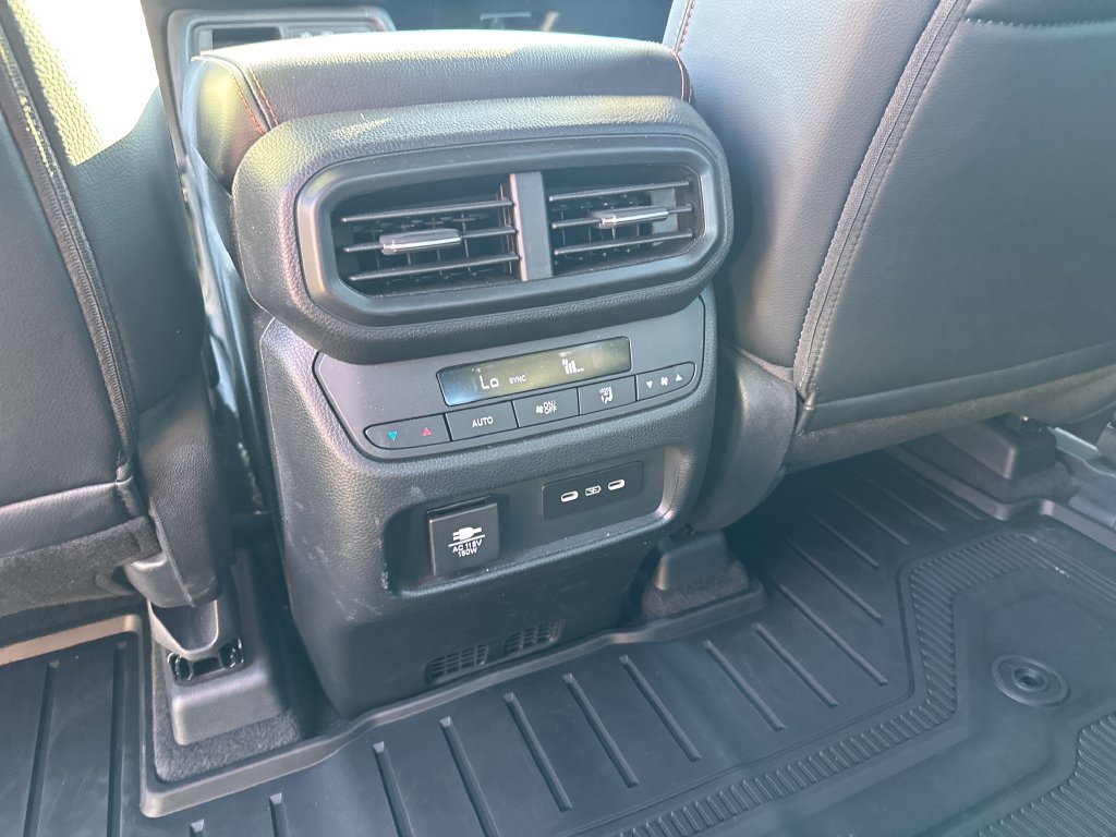 Used 2024 Honda Pilot TrailSport image 31
